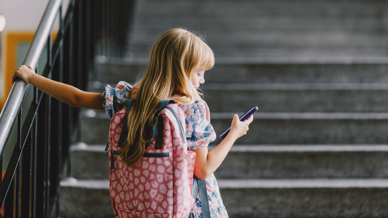 Fraternit&agrave; Sistemi - Infanzia al telefono Brescia